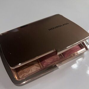 Discontinued, hourglass, ambient lighting, pallet